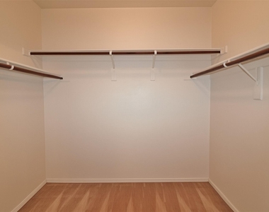 9841 Willowick Avenue - Photo Thumbnail 10