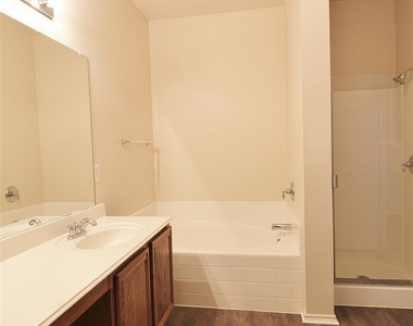 9841 Willowick Avenue - Photo Thumbnail 8