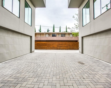 1502 Bennett Avenue - Photo Thumbnail 35