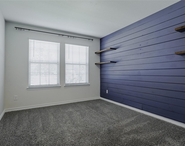 610 Overlook Point - Photo Thumbnail 16