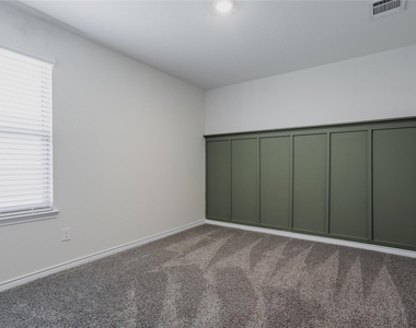 610 Overlook Point - Photo Thumbnail 17
