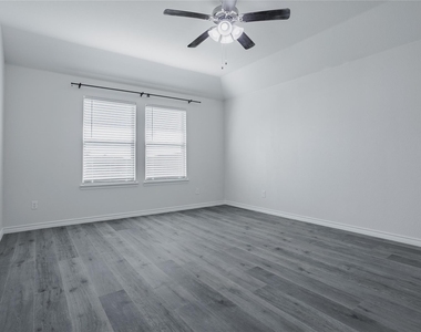 610 Overlook Point - Photo Thumbnail 10