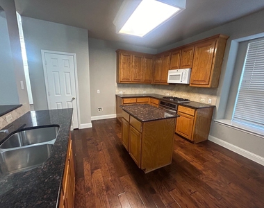 3009 Afton Ridge Drive - Photo Thumbnail 5
