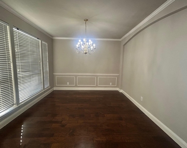 3009 Afton Ridge Drive - Photo Thumbnail 2