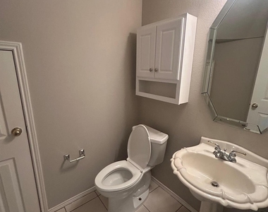 3009 Afton Ridge Drive - Photo Thumbnail 15