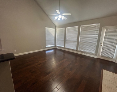 3009 Afton Ridge Drive - Photo Thumbnail 8