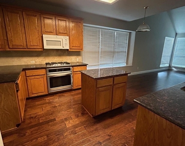 3009 Afton Ridge Drive - Photo Thumbnail 4