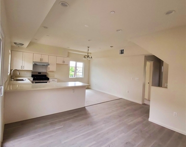 10341 Western Avenue - Photo Thumbnail 3