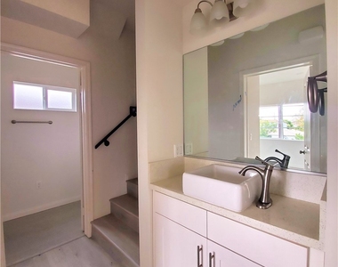 10341 Western Avenue - Photo Thumbnail 5