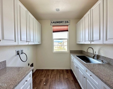 682 Seine River Way - Photo Thumbnail 21