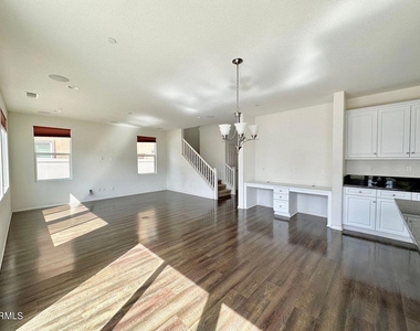 682 Seine River Way - Photo Thumbnail 5