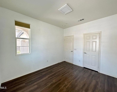 682 Seine River Way - Photo Thumbnail 14