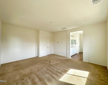 682 Seine River Way - Photo Thumbnail 29