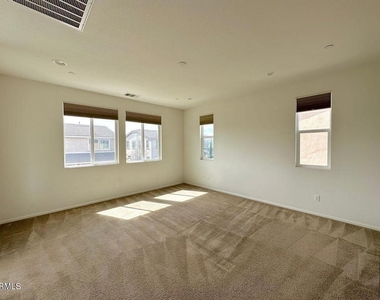 682 Seine River Way - Photo Thumbnail 27