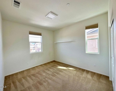 682 Seine River Way - Photo Thumbnail 22