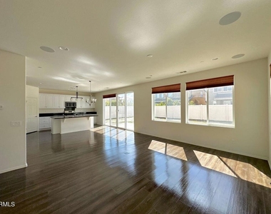 682 Seine River Way - Photo Thumbnail 2