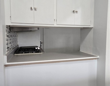 25437 Edgemont - Photo Thumbnail 21