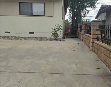 25437 Edgemont - Photo Thumbnail 8