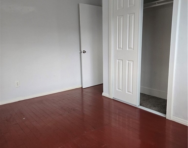 25437 Edgemont - Photo Thumbnail 33