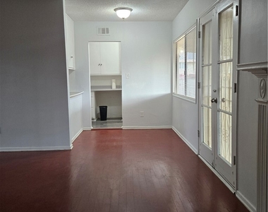 25437 Edgemont - Photo Thumbnail 12