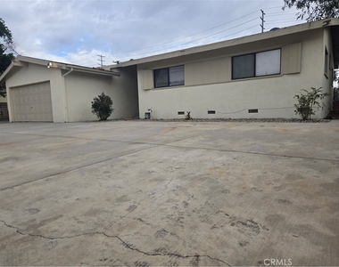25437 Edgemont - Photo Thumbnail 6