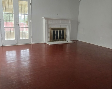 25437 Edgemont - Photo Thumbnail 11