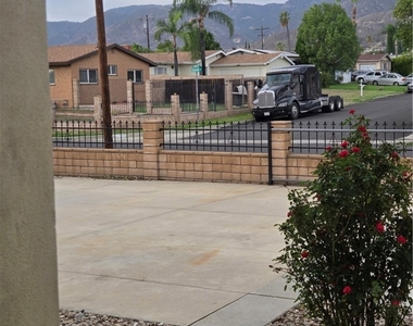 25437 Edgemont - Photo Thumbnail 44