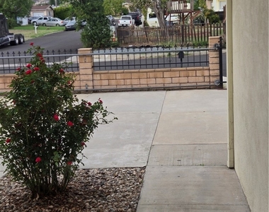 25437 Edgemont - Photo Thumbnail 43