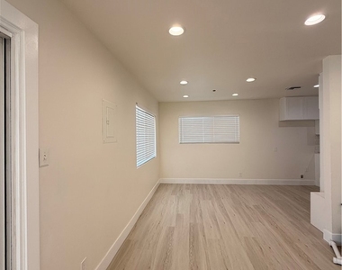 18210 Napa Street - Photo Thumbnail 4