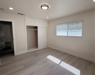 18210 Napa Street - Photo Thumbnail 12