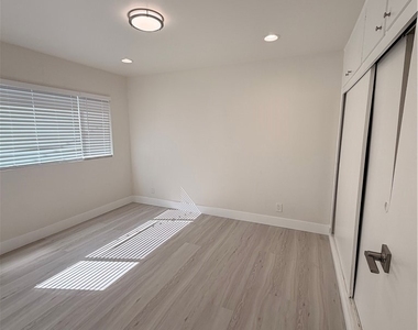 18206 Napa Street - Photo Thumbnail 4