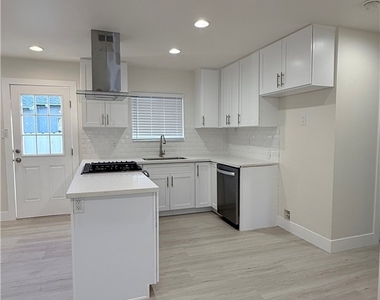 18206 Napa Street - Photo Thumbnail 3
