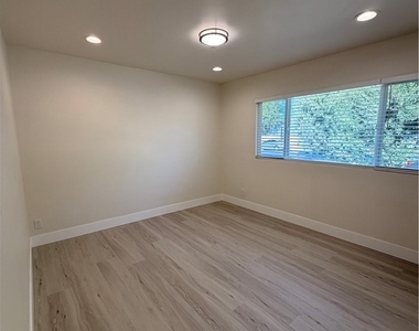 18206 Napa Street - Photo Thumbnail 5