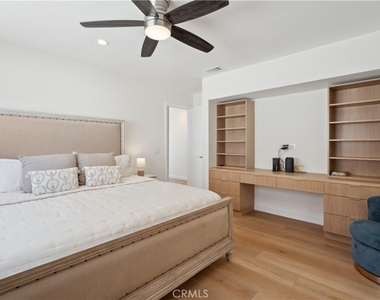 4920 Island View St - Photo Thumbnail 12