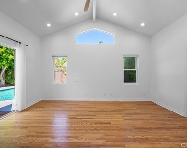 12609 Milbank Street - Photo Thumbnail 7