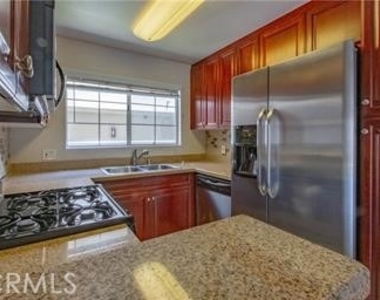21450 Burbank - Photo Thumbnail 3