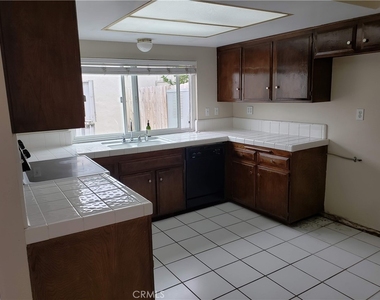4474 Larwin Avenue - Photo Thumbnail 18