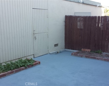 4474 Larwin Avenue - Photo Thumbnail 9