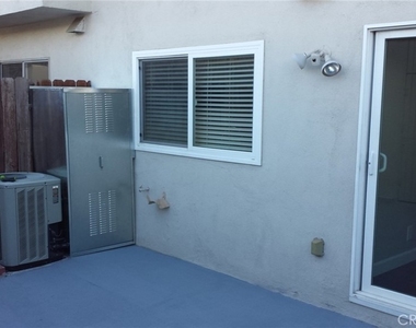 4474 Larwin Avenue - Photo Thumbnail 10