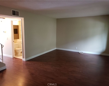 4474 Larwin Avenue - Photo Thumbnail 13