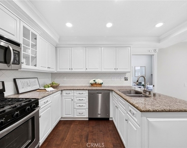 636 Colonial Circle - Photo Thumbnail 21