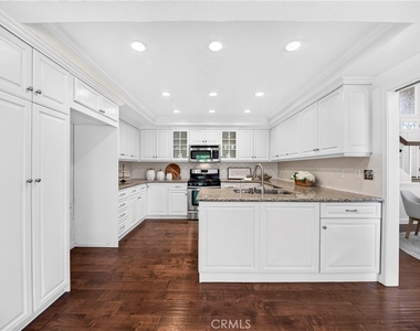 636 Colonial Circle - Photo Thumbnail 18