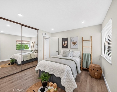 636 Colonial Circle - Photo Thumbnail 5