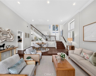 636 Colonial Circle - Photo Thumbnail 16