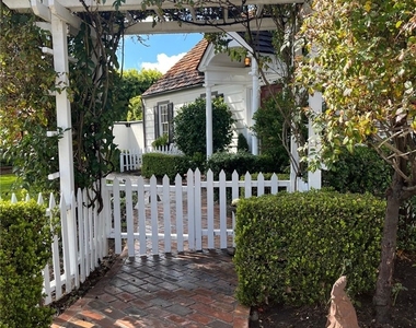 2110 N Ross - Photo Thumbnail 3