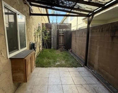 327 E Live Oak Street - Photo Thumbnail 21