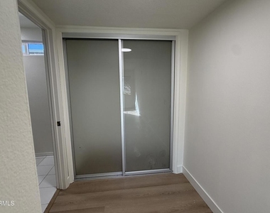 327 E Live Oak Street - Photo Thumbnail 17
