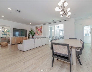 1092 W North - Photo Thumbnail 8