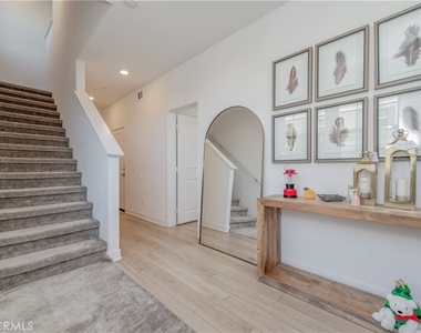 1092 W North - Photo Thumbnail 3