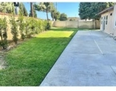 17840 San Candelo Street - Photo Thumbnail 11